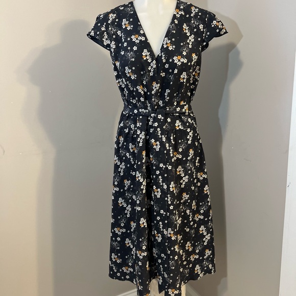 Elegant White and Blue Midi Dress - Picture 1 of 14